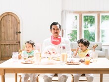 「smarby」内のムーディ勝山登場カット。