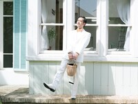 「smarby」内のムーディ勝山登場カット。