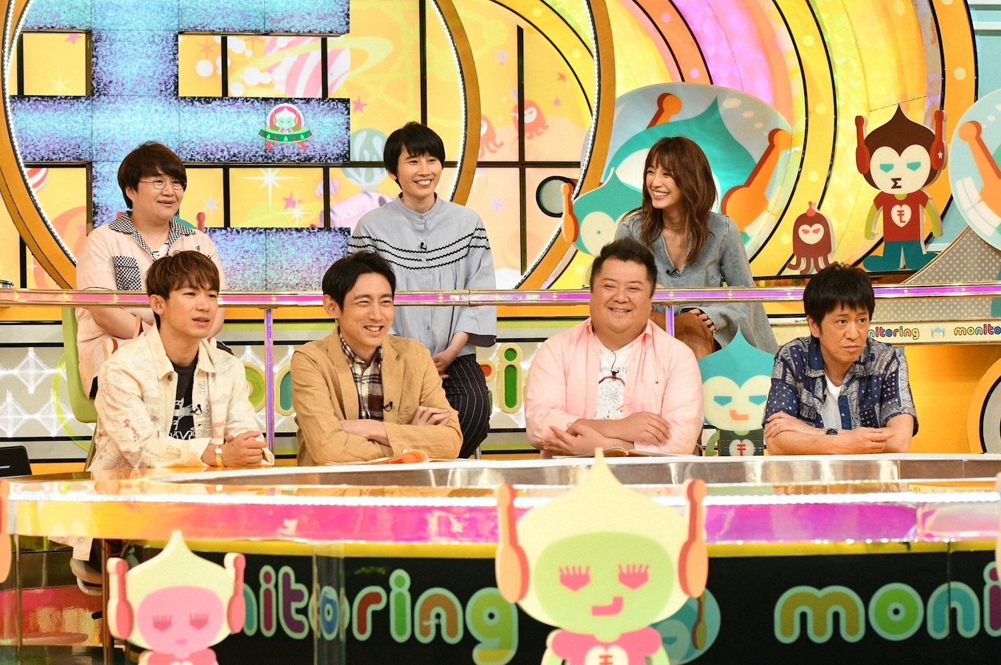 「ニンゲン観察バラエティ モニタリング」のスタジオ出演者たち。(c)TBS