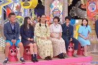 左から勝俣州和、福田愛依、たんぽぽ、森崎ウィン、森昌子。(c)読売テレビ