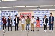 （左から）ジャングルポケット、さらば青春の光、パーパー、かまいたち。