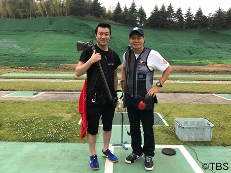 （左から）極楽とんぼ加藤、ヒロミ。