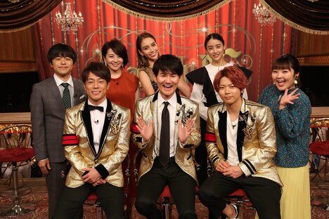 「土曜プレミアム『ネタパレTHEゴールデン～いま見たい!!最強の旬ネタSP～』」の出演者たち。(c)フジテレビ
