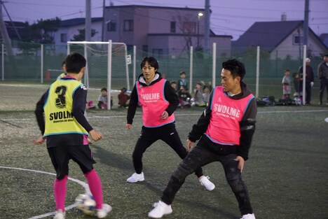 フットサル場でのワンシーン。(c)関西テレビ