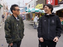 「矢部＆大輔のおまかせタクシー裏ガイド旅in函館」に出演する（左から）宮川大輔、ナインティナイン矢部。(c)関西テレビ
