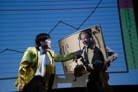 コント「金ちゃんの仮想通貨大賞」のワンシーン。