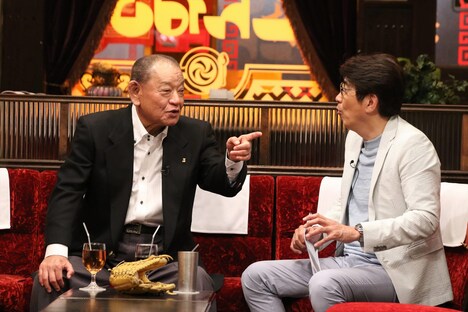 （左から）江夏豊、石橋貴明。(c)フジテレビ