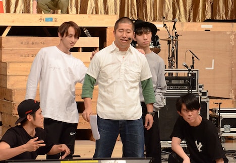 「マジ歌ライブ2018 in 横浜アリーナ～今夜一発いくかい？～」のリハーサルに臨むハライチ澤部（中央）。