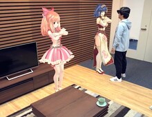 MR技術を体験するバカリズム。(c)日本テレビ