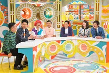 オードリーにまつわるエピソードを語るかまいたち山内（左端）。(c)MBS