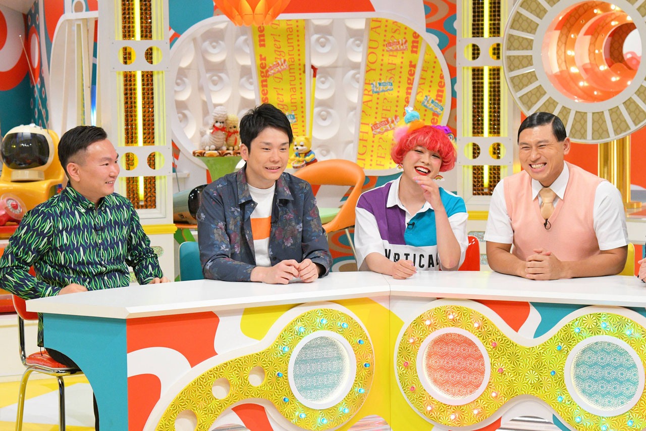 左からかまいたち、ぺえ、オードリー春日。(c)MBS