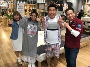 左から海原やすよ ともこ、FUJIWARA。