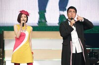 オギッキーことベッキー（左）とおぎやはぎ小木（右）。(c)テレビ東京