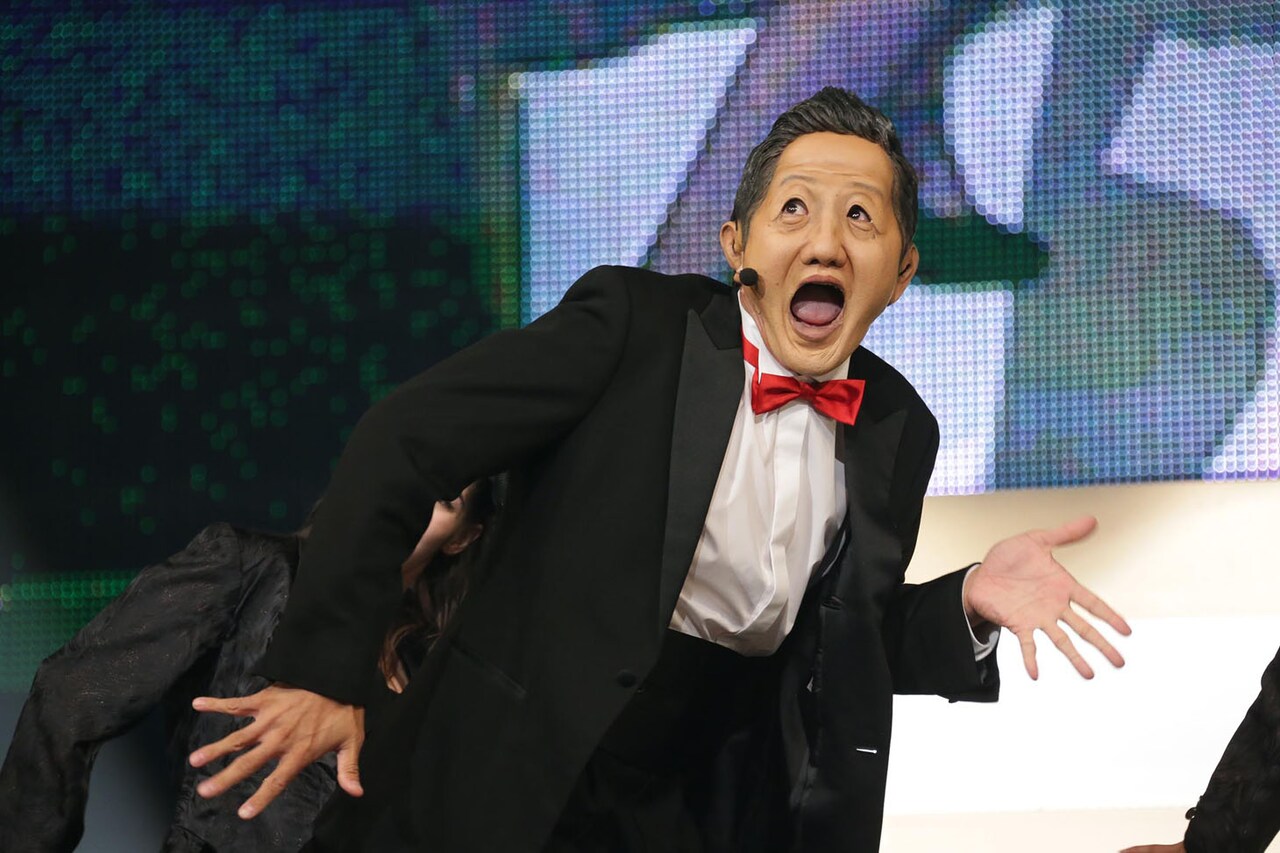 劇団ひとり扮する“波田ニューヨーク”。(c)テレビ東京 - ハライチ、2人