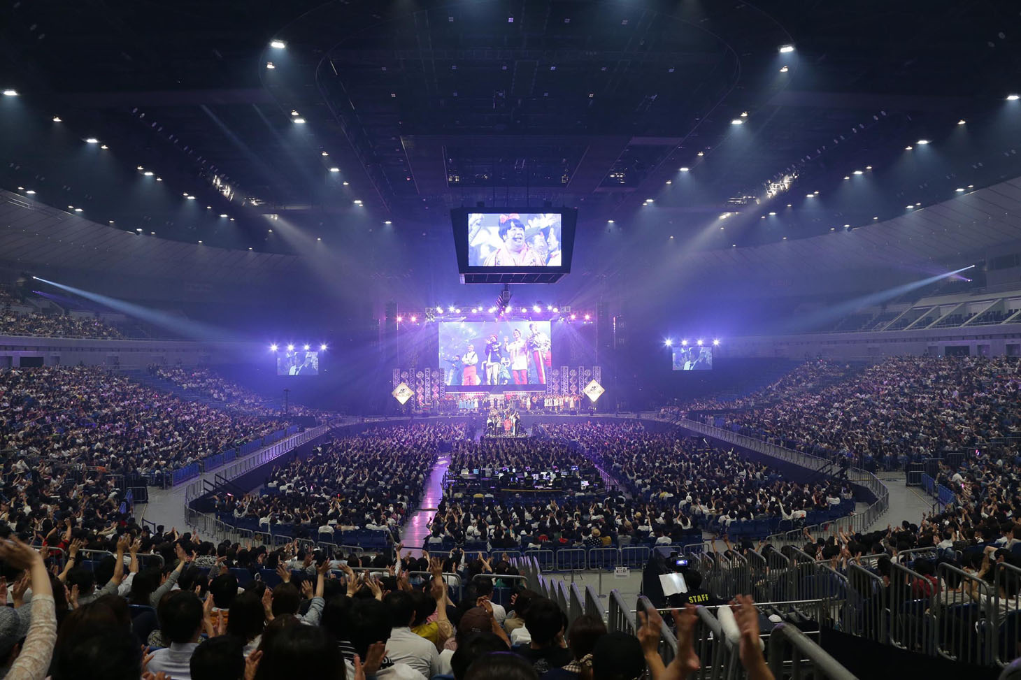 「マジ歌ライブ2018 in 横浜アリーナ～今夜一発いくかい？～」の様子。(c)テレビ東京