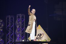 劇団ひとり扮する鶴ちゃん。(c)テレビ東京