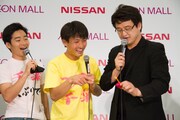 左からジャルジャル、ガリットチュウ福島。