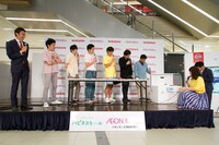 「はしる！ねんどカー」記者会見のワンシーン。