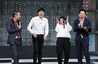 ラフレクラン（中央2人）と千鳥。