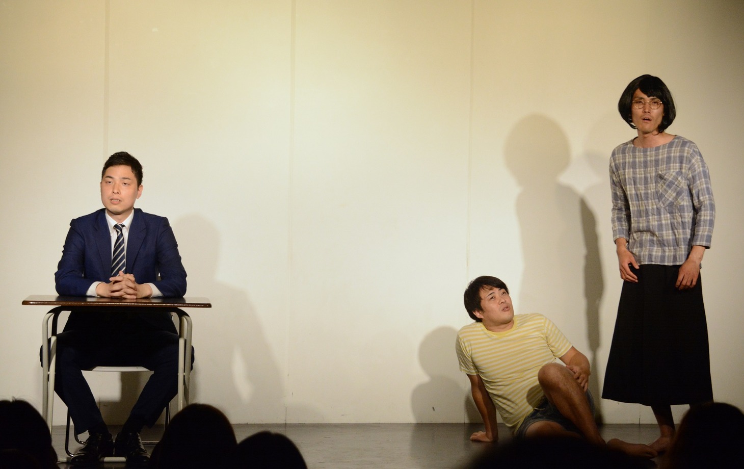 ストレッチーズ福島（左）、ねじ・せじも（中央）、ハナコ菊田（右）の「レタスチャーハン・レタス味」