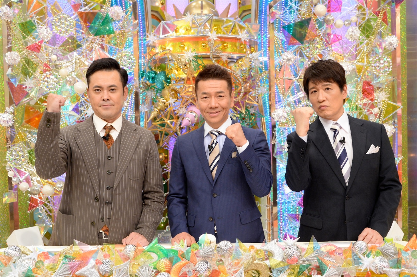 「くりぃむVS林修！ 超クイズサバイバー 最強クイズ王と100問バトル2018夏」に出演する（左から）くりぃむしちゅー、林修。(c)テレビ朝日