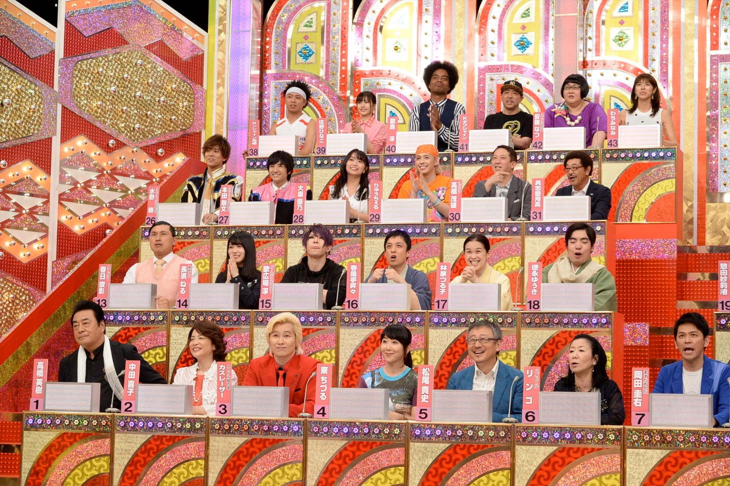 番組の出演者たち。(c)テレビ朝日