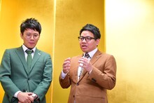 まみちゃんについて語るミキ昴生（右）。