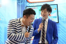 和牛・水田（左）のボケに「大きく振りかぶってボケましたやん」とコメントする和牛・川西（右）。