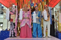 左からコウメ太夫、バイきんぐ、AMEMIYA。