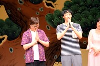 “タイムスリップ”で退場するラバーガール。