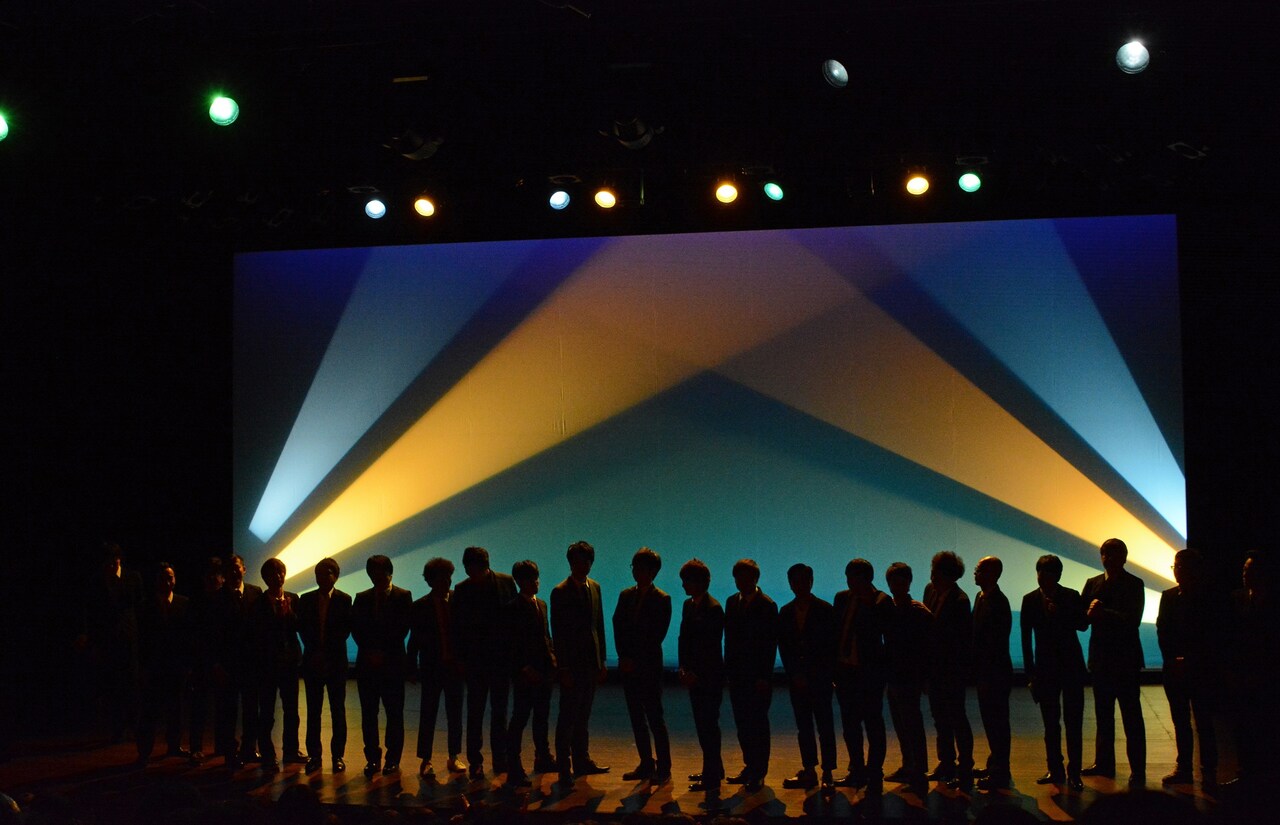 「FKDZ 11th LIVE ～再発～」オープングの様子。