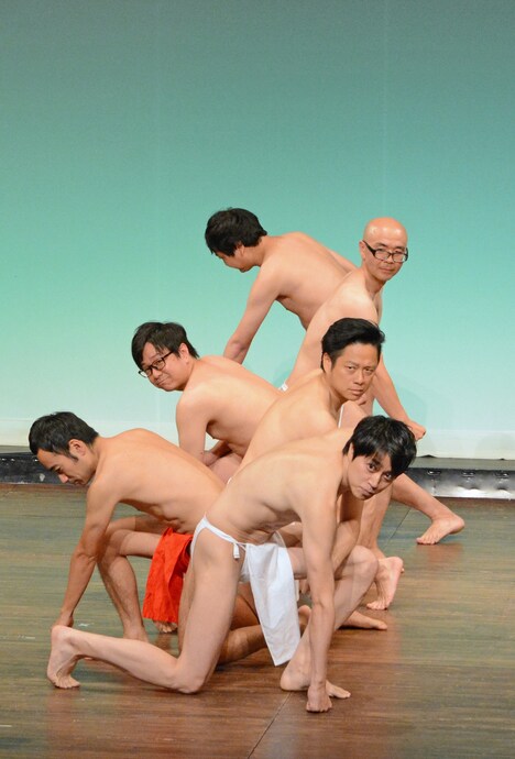 ふんど6によるパフォーマンス。