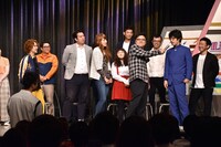 会場に集った学生と、ゆにばーす川瀬名人（右から2人目）による質疑応答の場面。