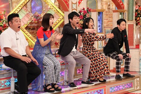 スタジオ出演者たち。(c)テレビ朝日