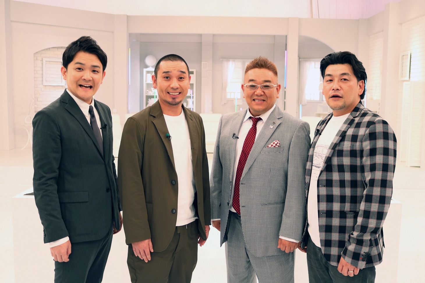 「全部ワタシが問題です」MCの（左から）千鳥、サンドウィッチマン。(c)テレビ朝日