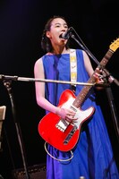 大友良英スペシャルビッグバンド with のん + Mats Gustafssonとして出演したのん。（撮影：Soshi Setani）