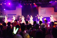 ばってん少女隊とコラボするキケチャレ！。（撮影：阿部修子）