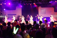 ばってん少女隊とコラボするキケチャレ！。（撮影：阿部修子）