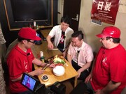 「ぶちぶちシソンヌ」6月18日放送回のワンシーン。(c)広島ホームテレビ