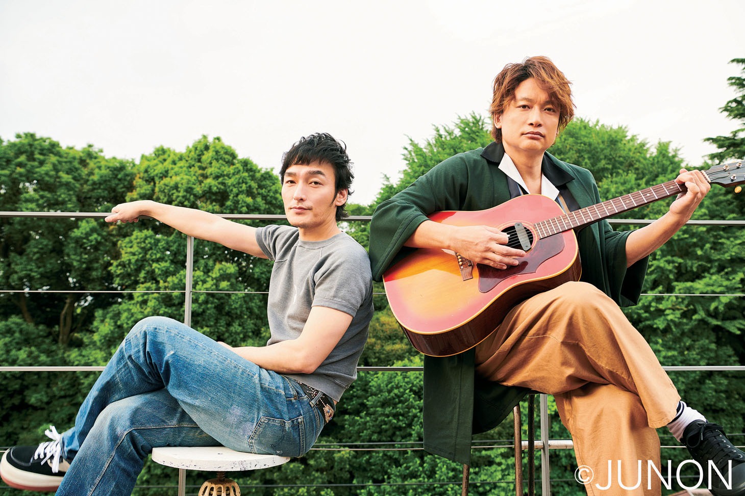 草なぎ剛（左）と香取慎吾（右）のユニット・SingTuyo。