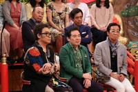 スタジオでトークするものまね四天王。(c)フジテレビ