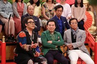 スタジオでトークするものまね四天王。(c)フジテレビ