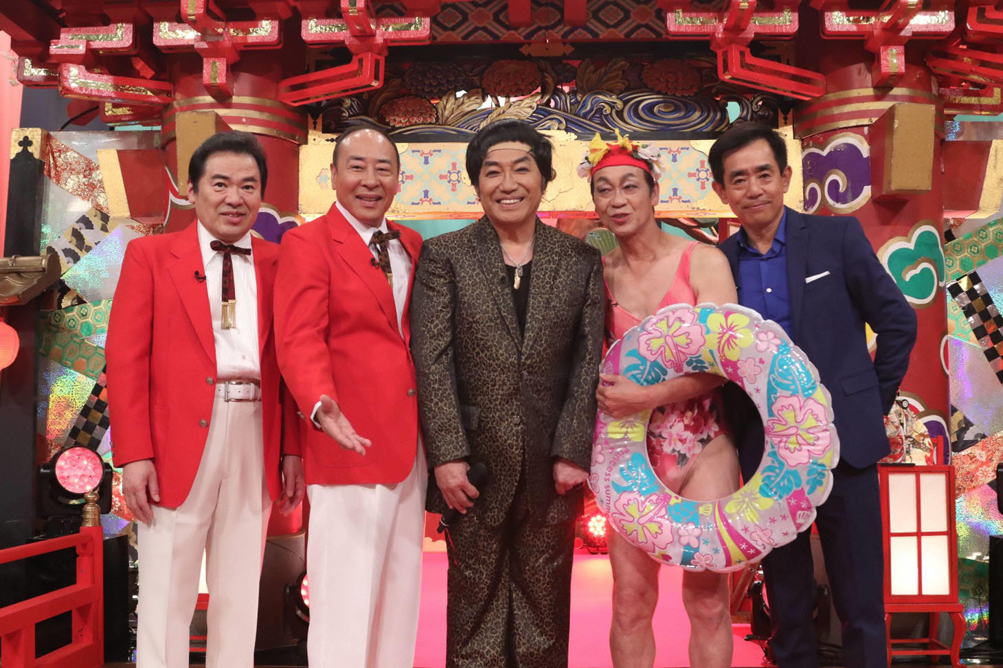 左から、ビジーフォーのグッチ裕三とモト冬樹、コロッケ、清水アキラ、栗田貫一。(c)フジテレビ