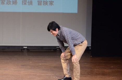 万引きGメンに来てもらえず、がっかりする尾関。