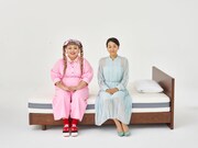 左から渡辺直美、浅田真央。