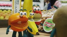 新CM「ゼスプリ 突然のバナナマン」編のワンシーン。