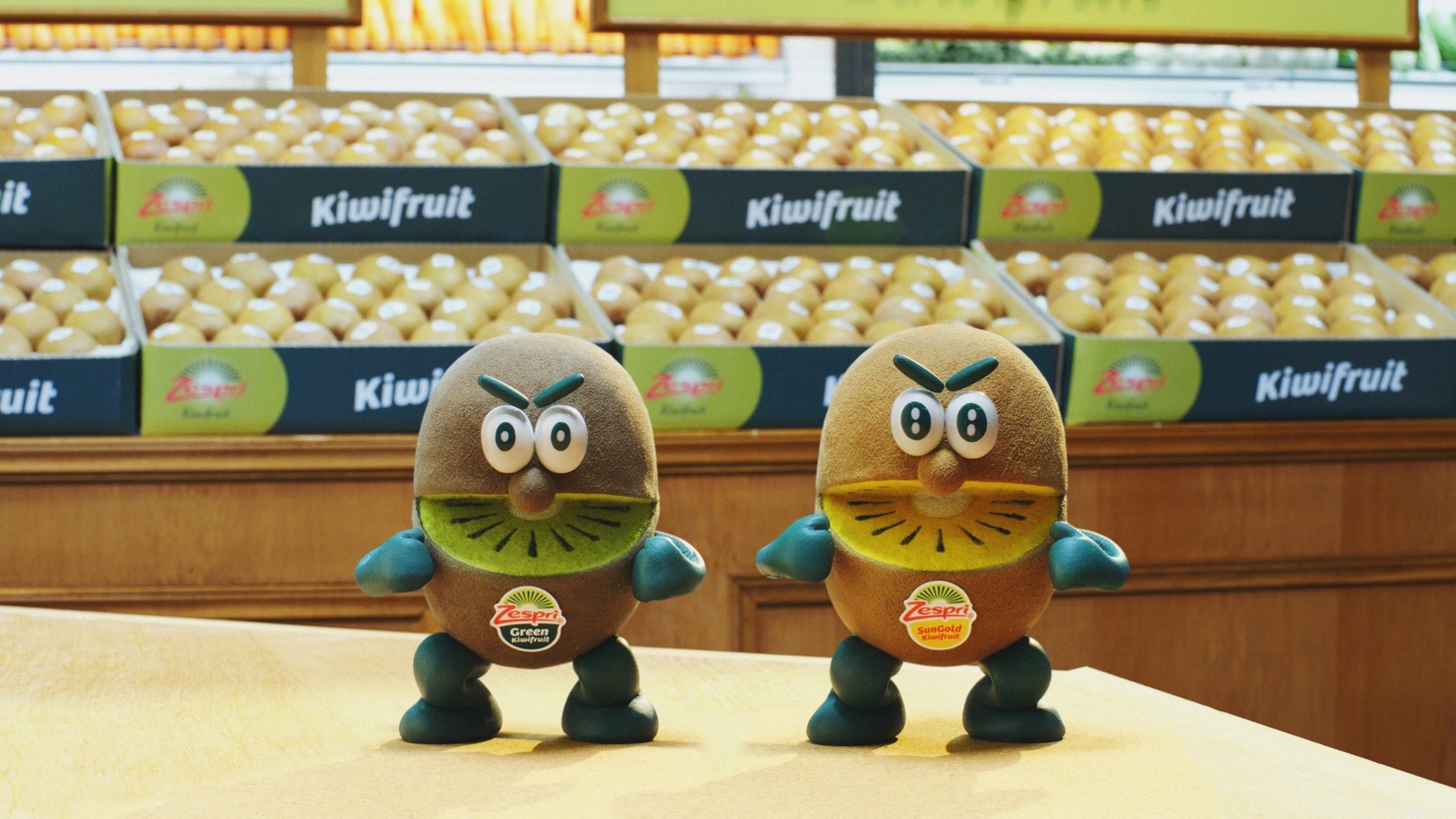 新CM「ゼスプリ 突然のバナナマン」編のワンシーン。