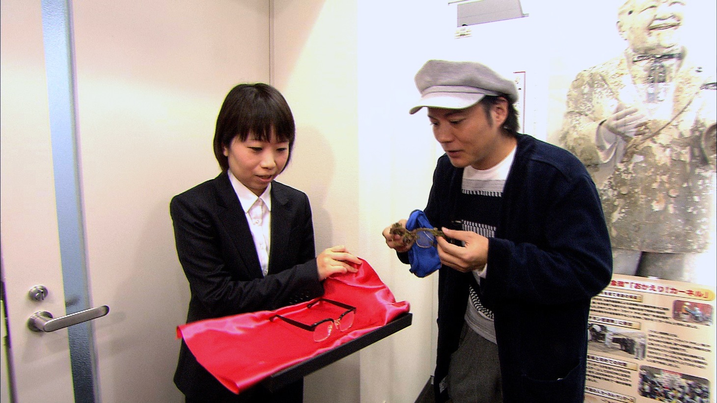 シャンプーハットこいで（右）によるロケのワンシーン。(c)関西テレビ