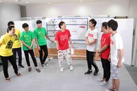 シャッフルネタ抽選会の様子。