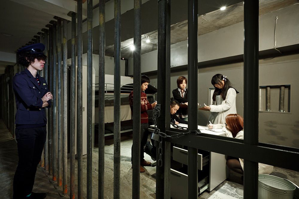 「絶望トイレからの脱出」CMより。